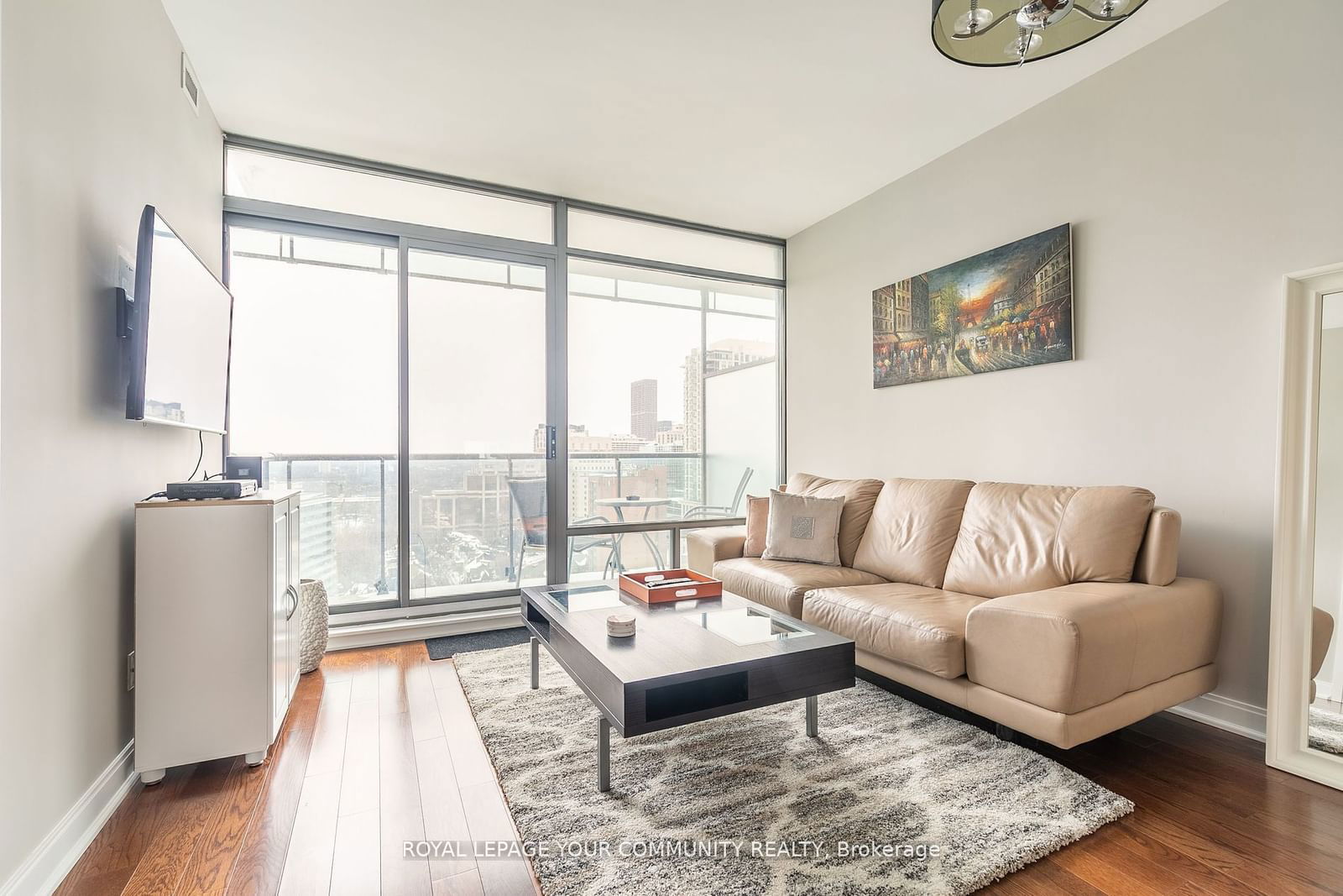 18 Yorkville Ave, unit 1801 for rent