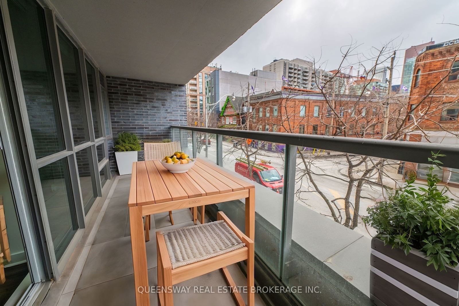 320 Richmond St E, unit 208 for sale