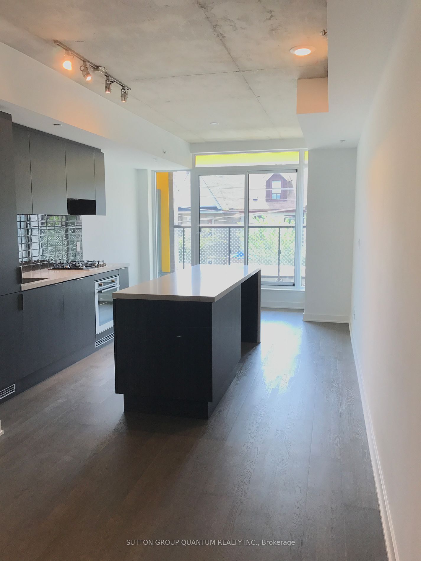 109 Ossington Ave, unit 205 for rent