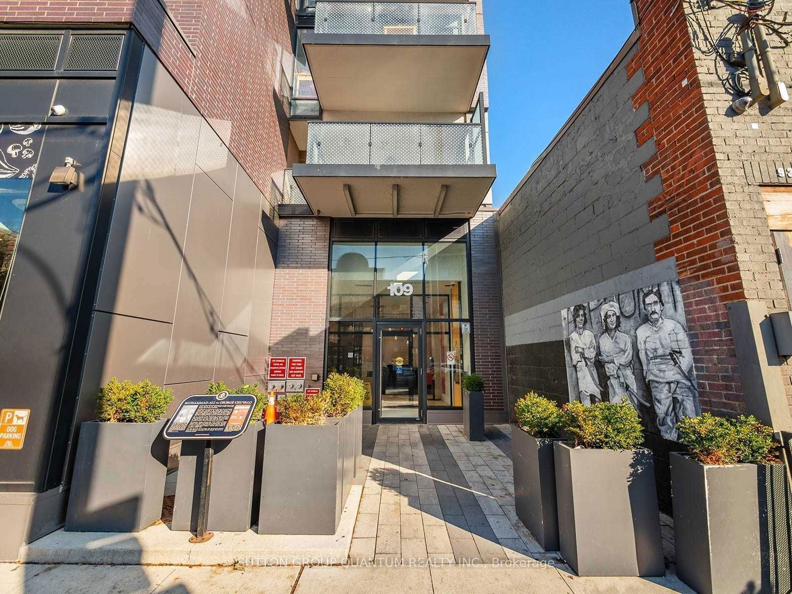 109 Ossington Ave, unit 205 for rent