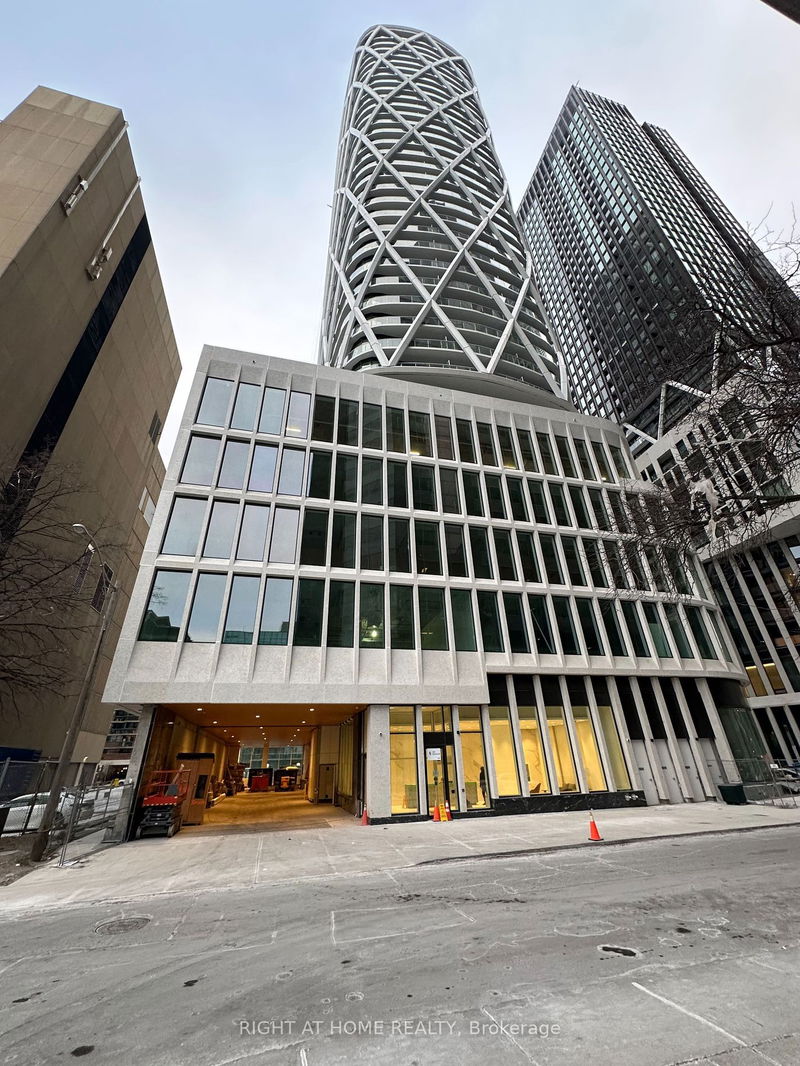 230 SIMCOE St, unit 2812 for rent