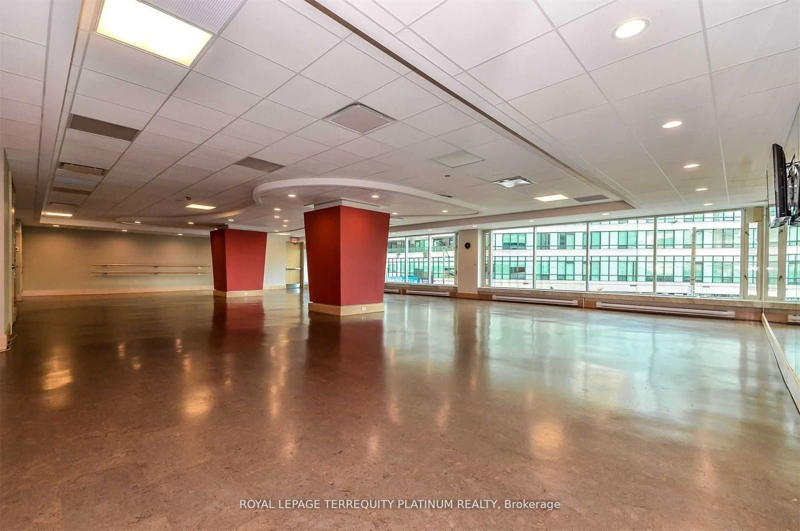 10 Yonge St, unit 1008 for rent