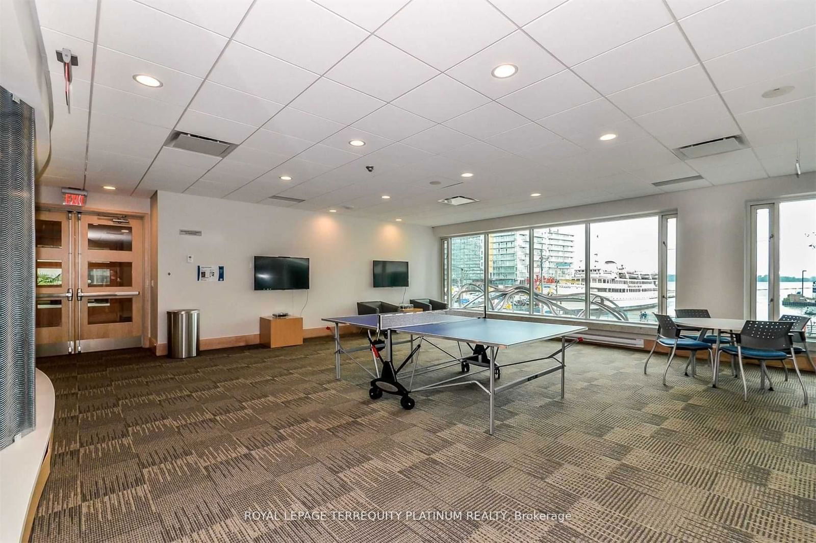 10 Yonge St, unit 1008 for rent