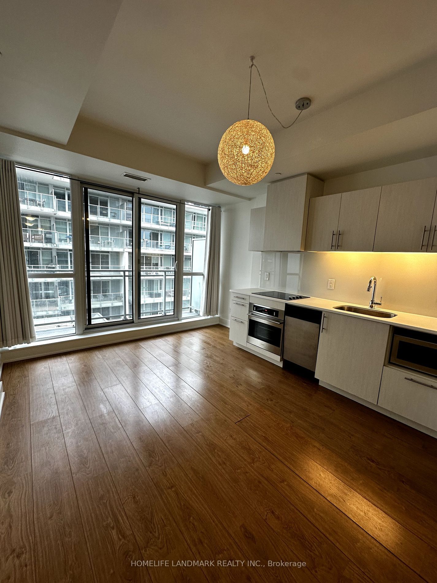 508 Wellington St W, unit 606 for rent