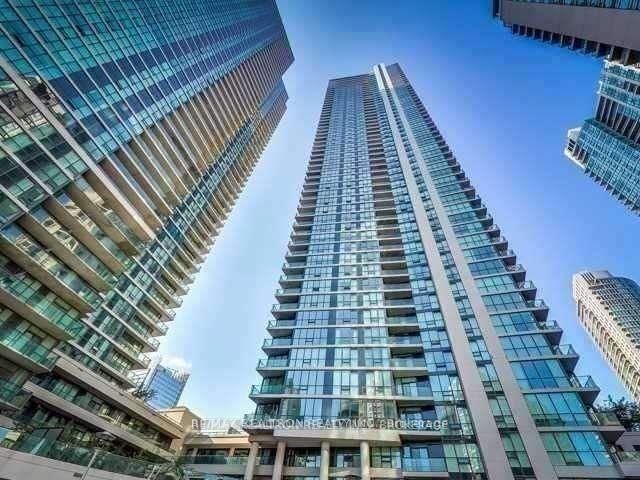 18 Harbour St, unit 2106 for rent