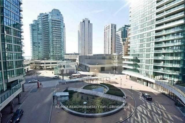 18 Harbour St, unit 2106 for rent