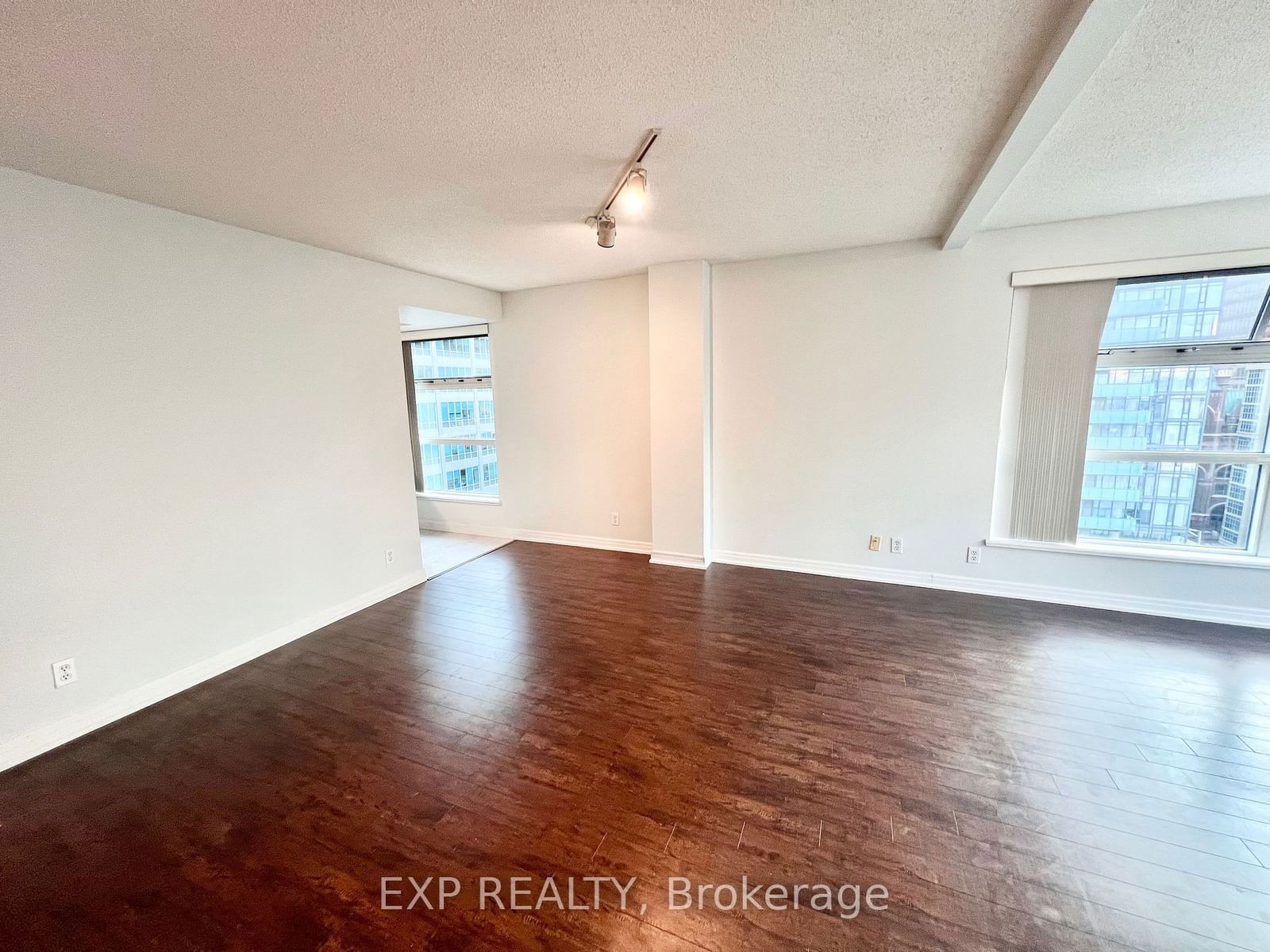 50 Lombard St, unit 1605 for rent