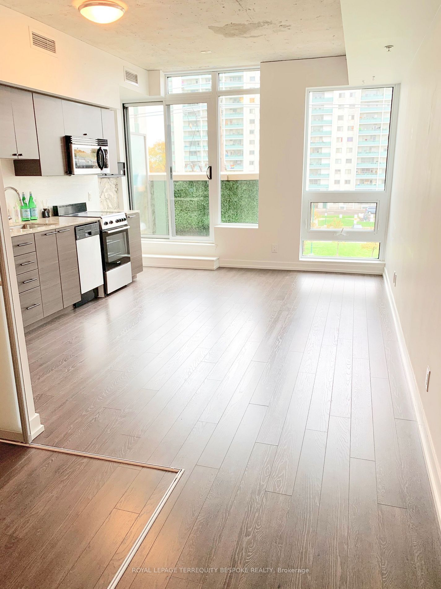 707 Dovercourt Ave, unit 409 for rent