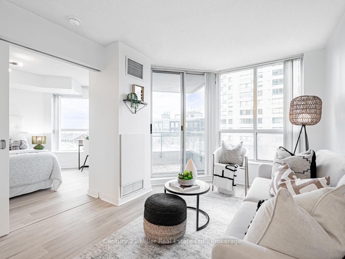 230 Queens Quay W, unit 628 for sale