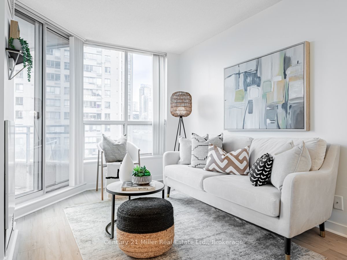 230 Queens Quay W, unit 628 for sale