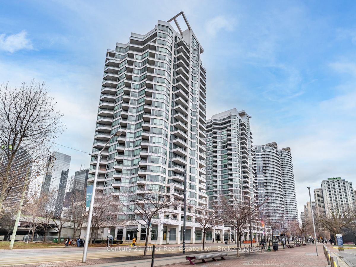 230 Queens Quay W, unit 628 for sale