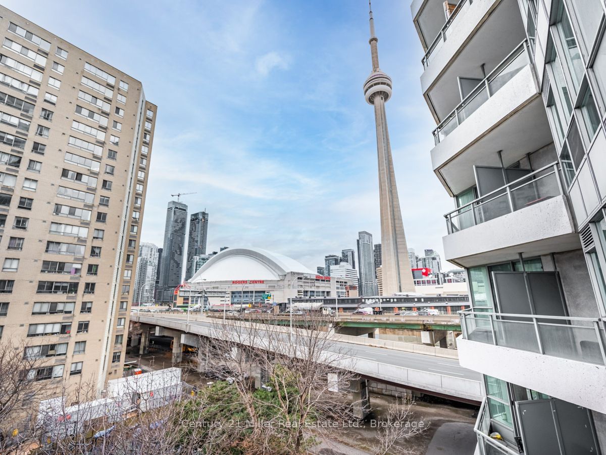 230 Queens Quay W, unit 628 for sale