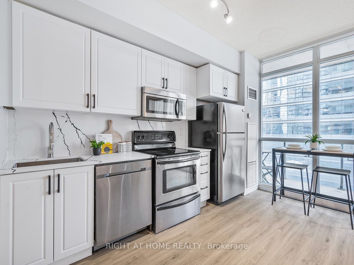 65 Bremner Blvd, unit 1406 for sale