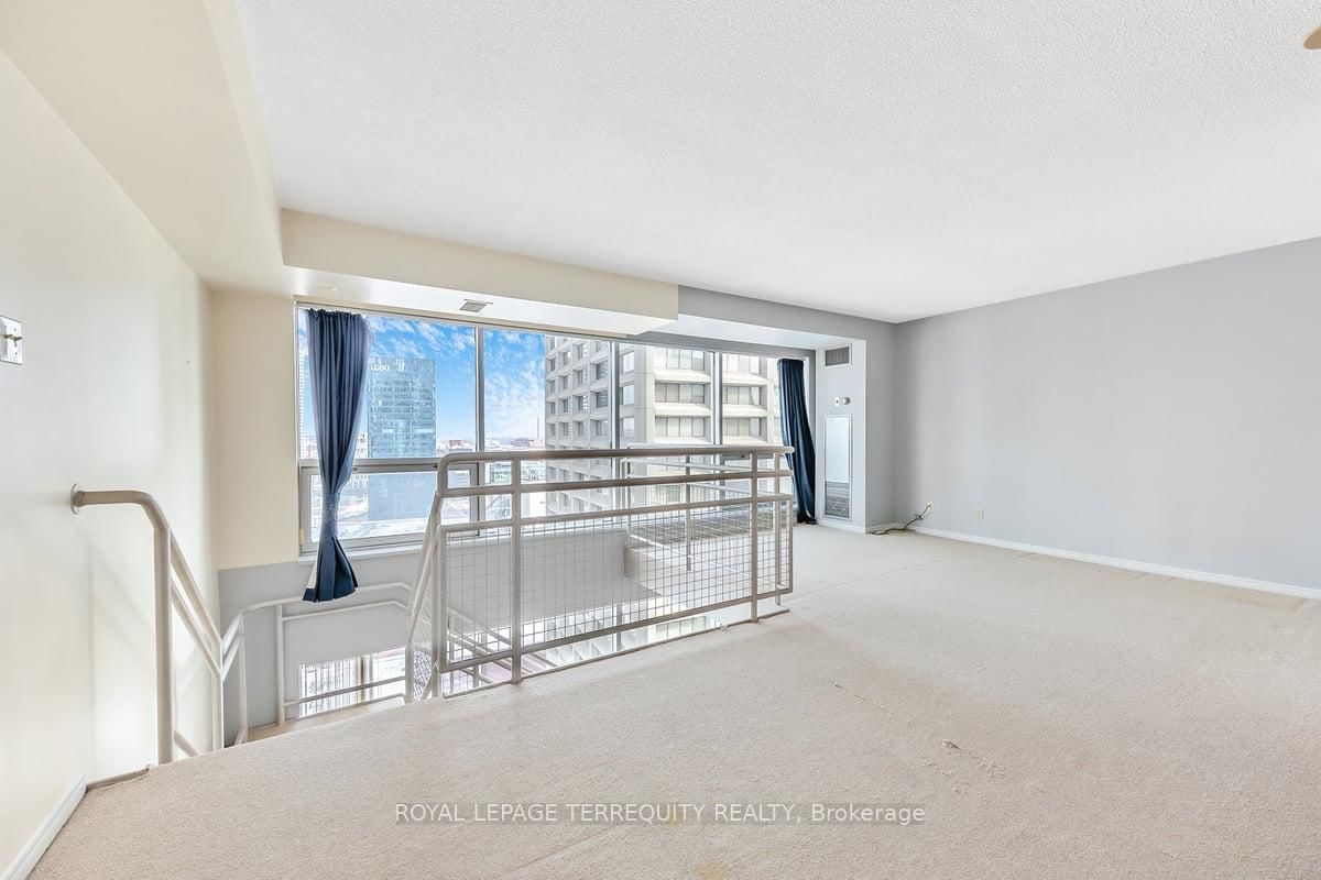 10 Yonge St, unit 2609 for sale