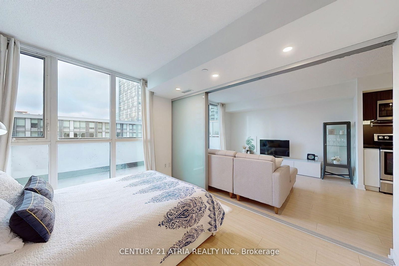 85 Queens Wharf Rd, unit 810 for sale