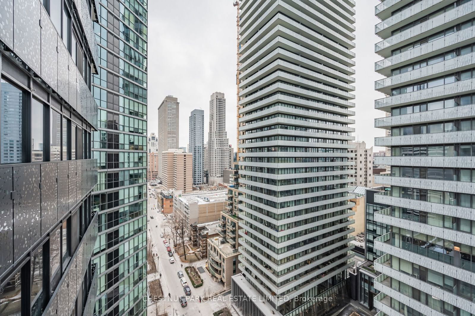 55 Charles St E, unit 1711 for rent