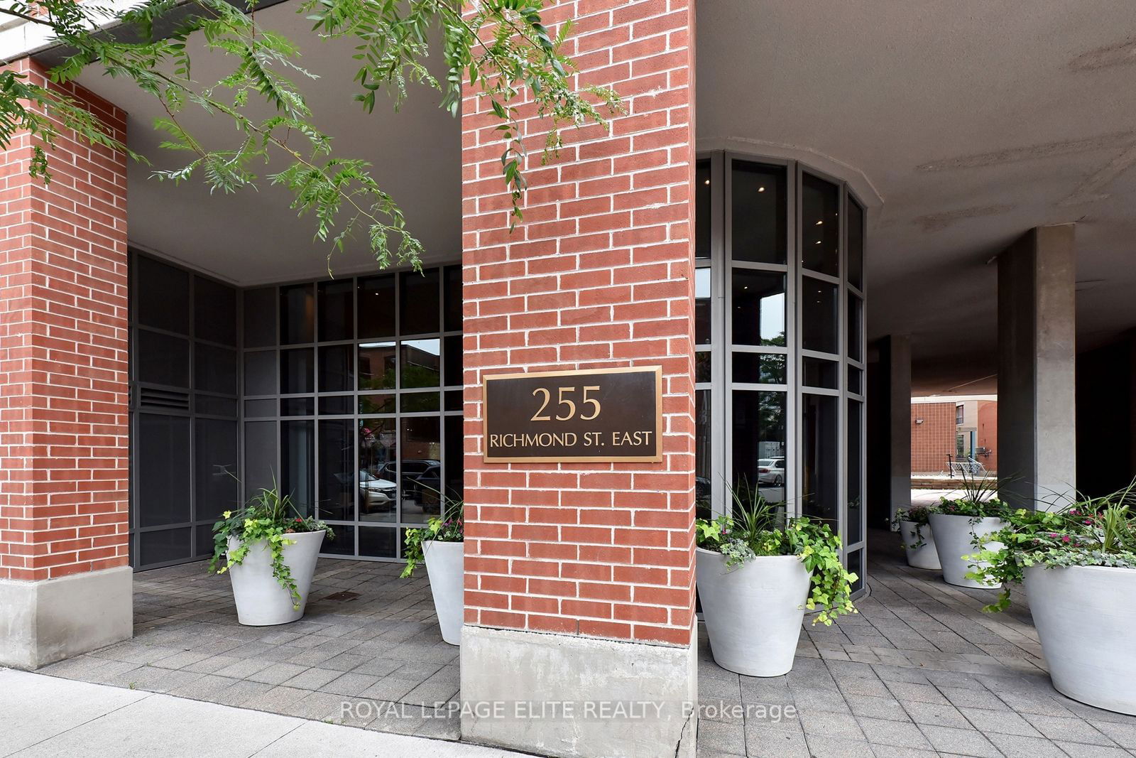 255 Richmond St E, unit 220 for sale