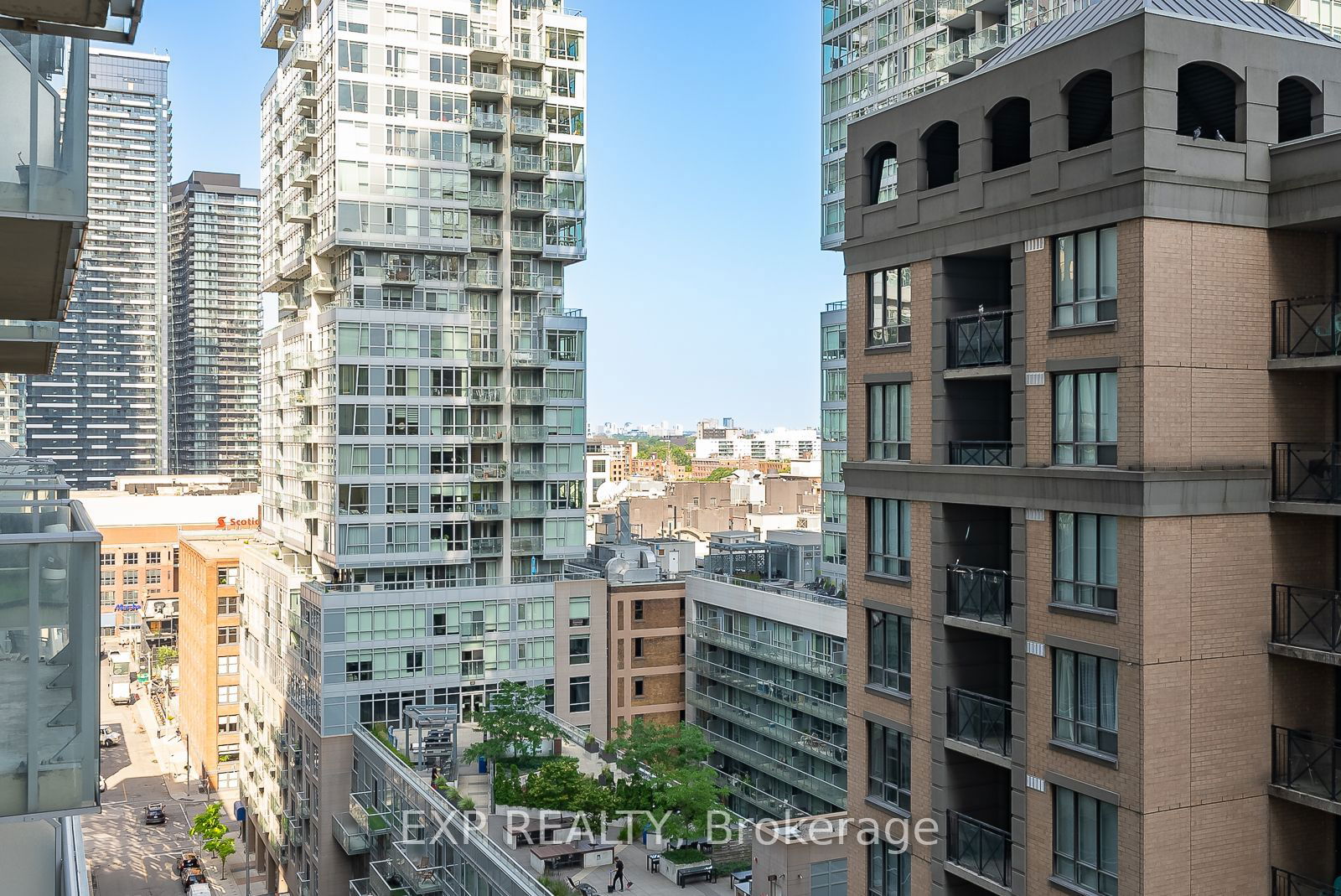 126 Simcoe St, unit 1407 for sale