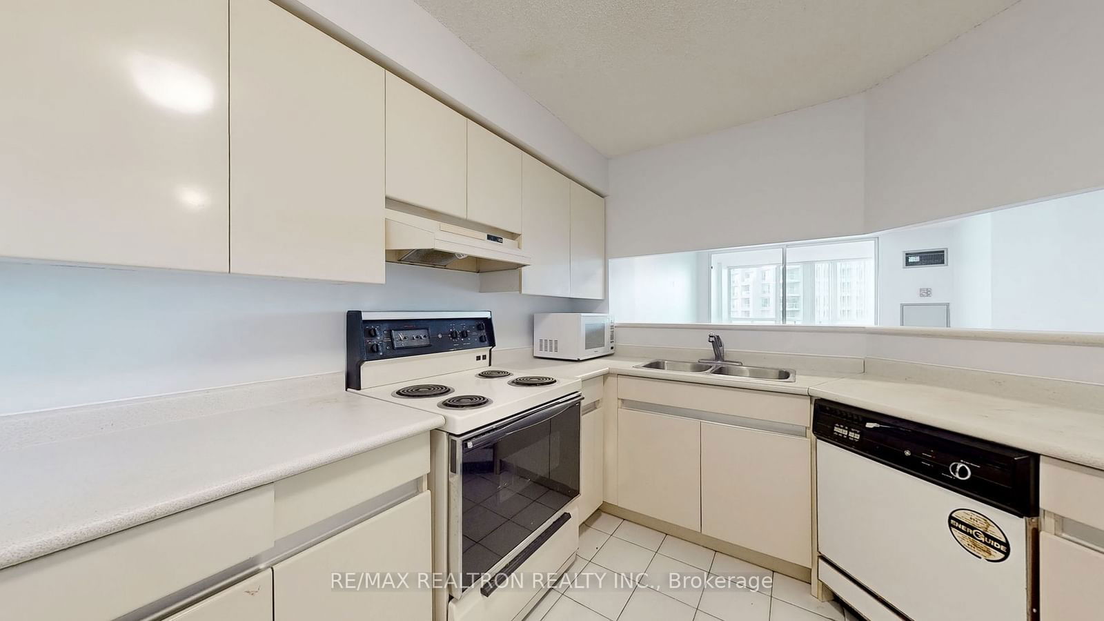 24 Wellesley St W, unit 1902 for sale