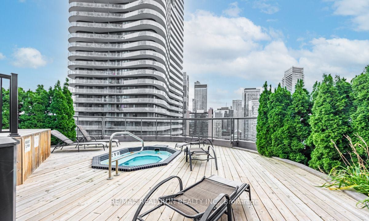 24 Wellesley St W, unit 1902 for sale