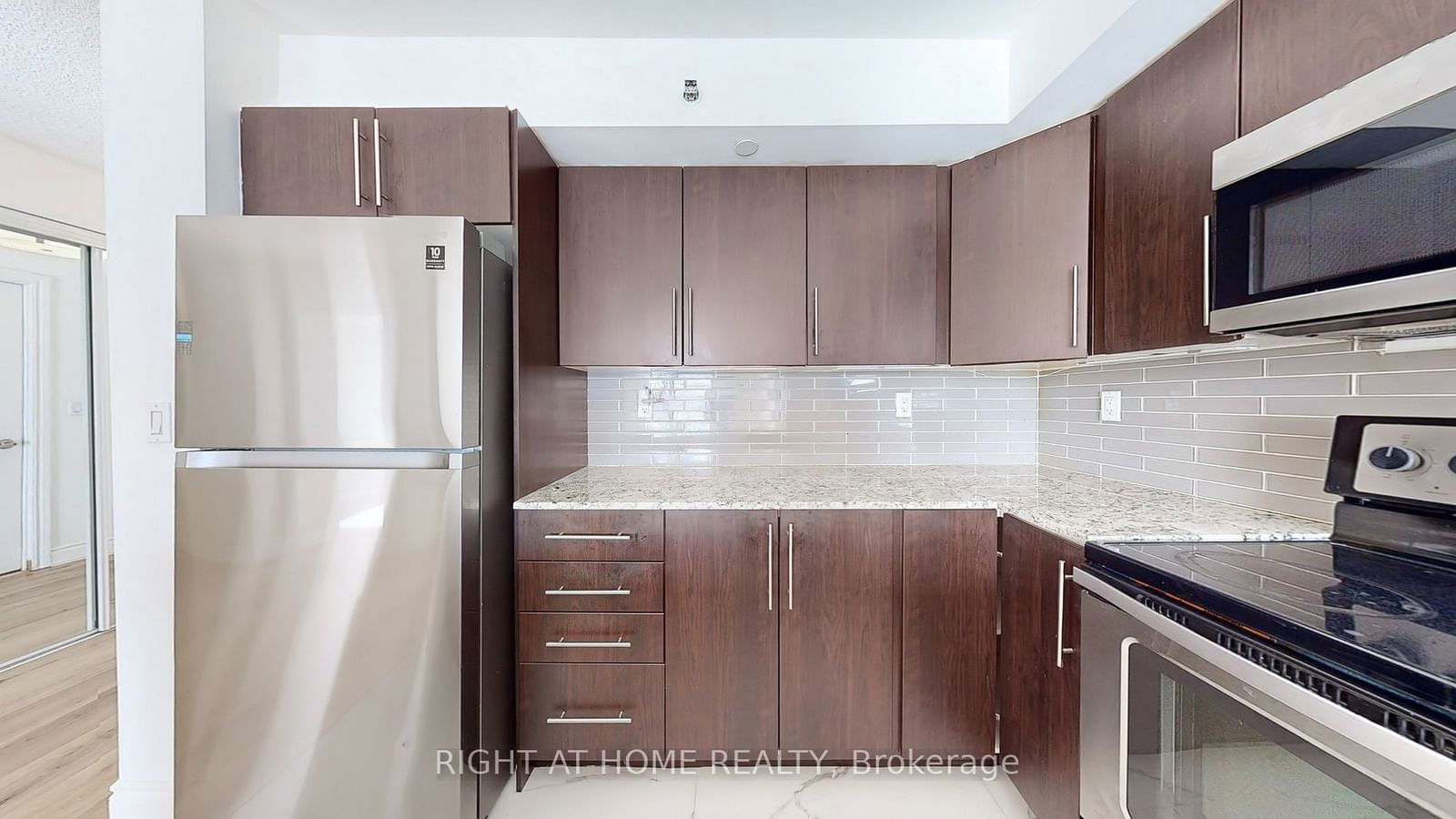 760 Sheppard Ave W, unit 212 for rent