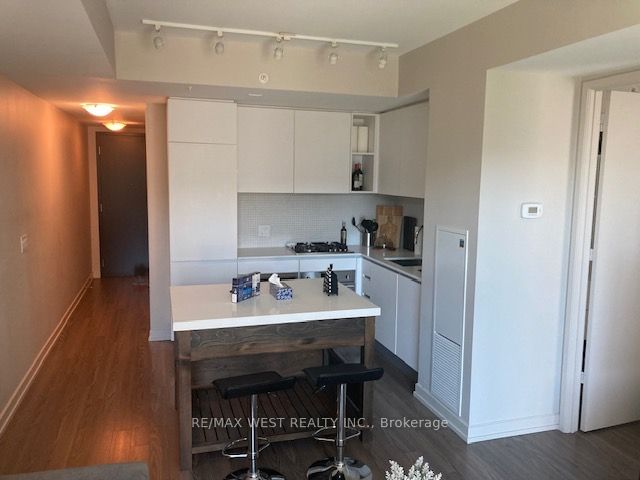 377 Madison Ave, unit 601 for rent