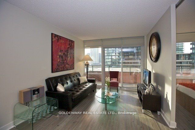 4K Spadina Ave, unit 721 for rent