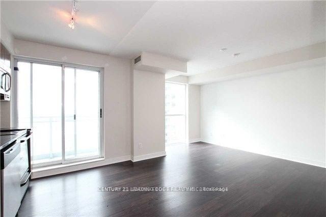 100 Western Battery Rd, unit 2104 for rent