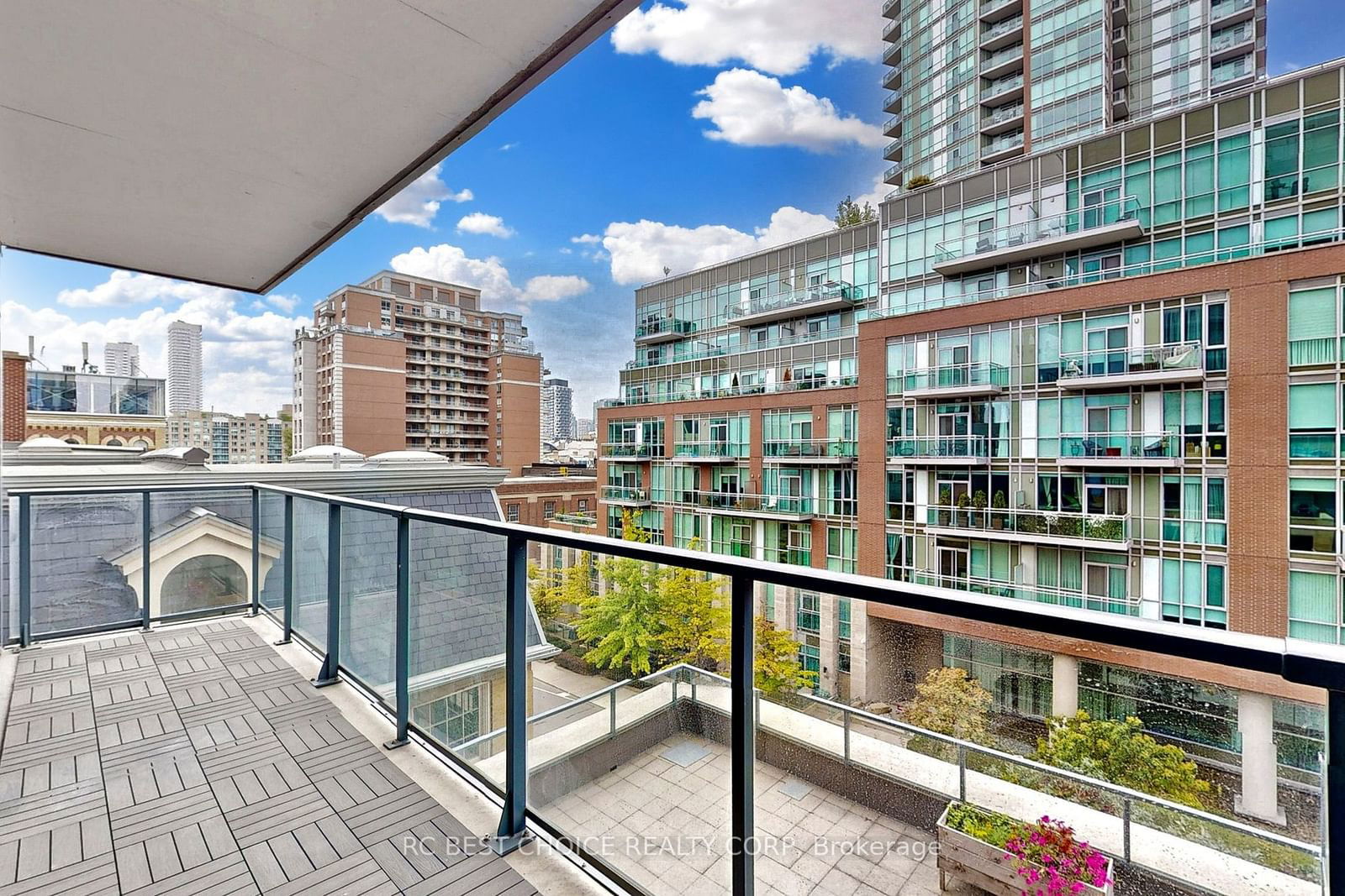 105 George St, unit 411 for rent