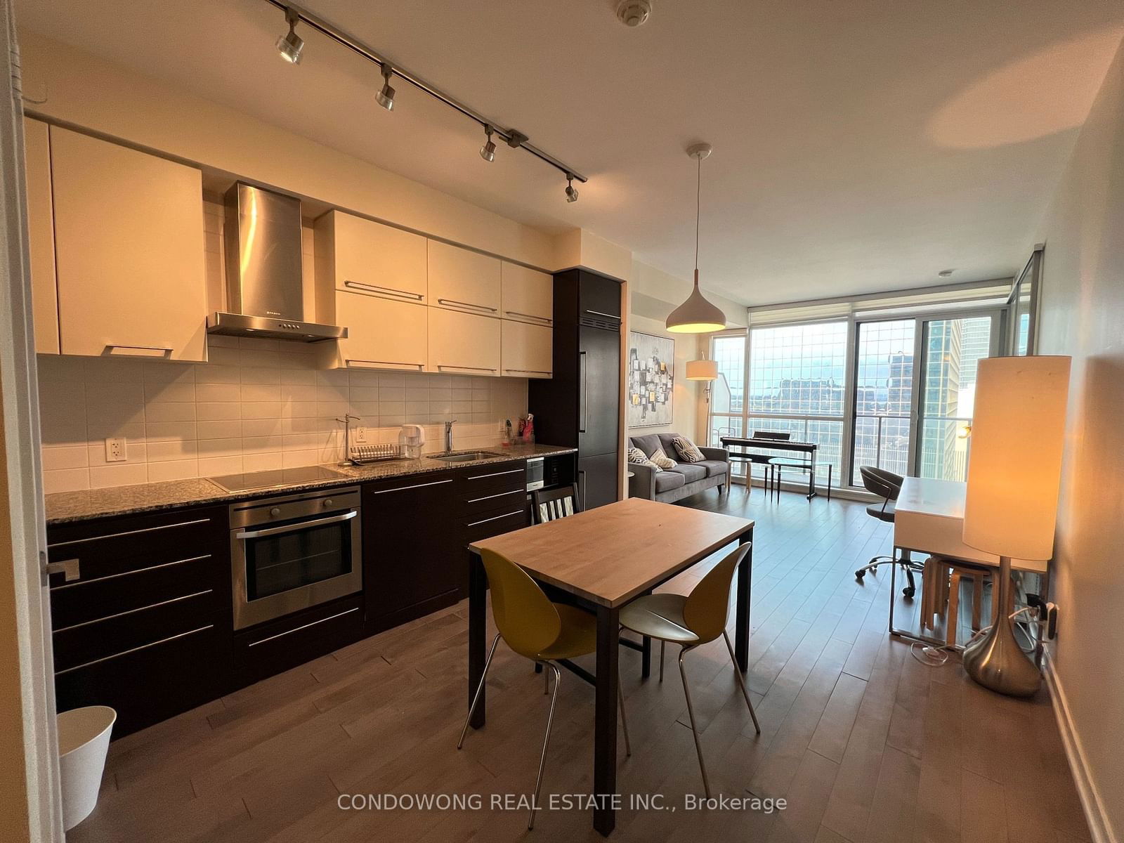 770 Bay St, unit 1803 for rent