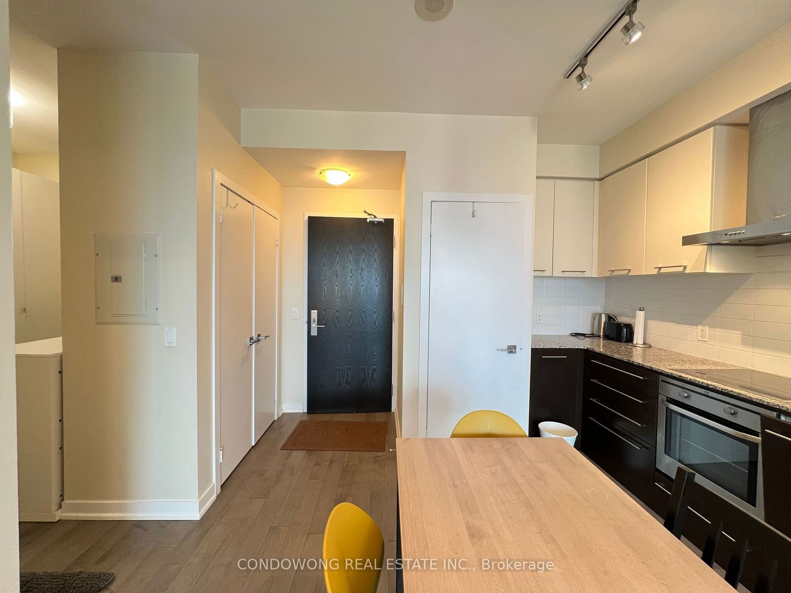 770 Bay St, unit 1803 for rent