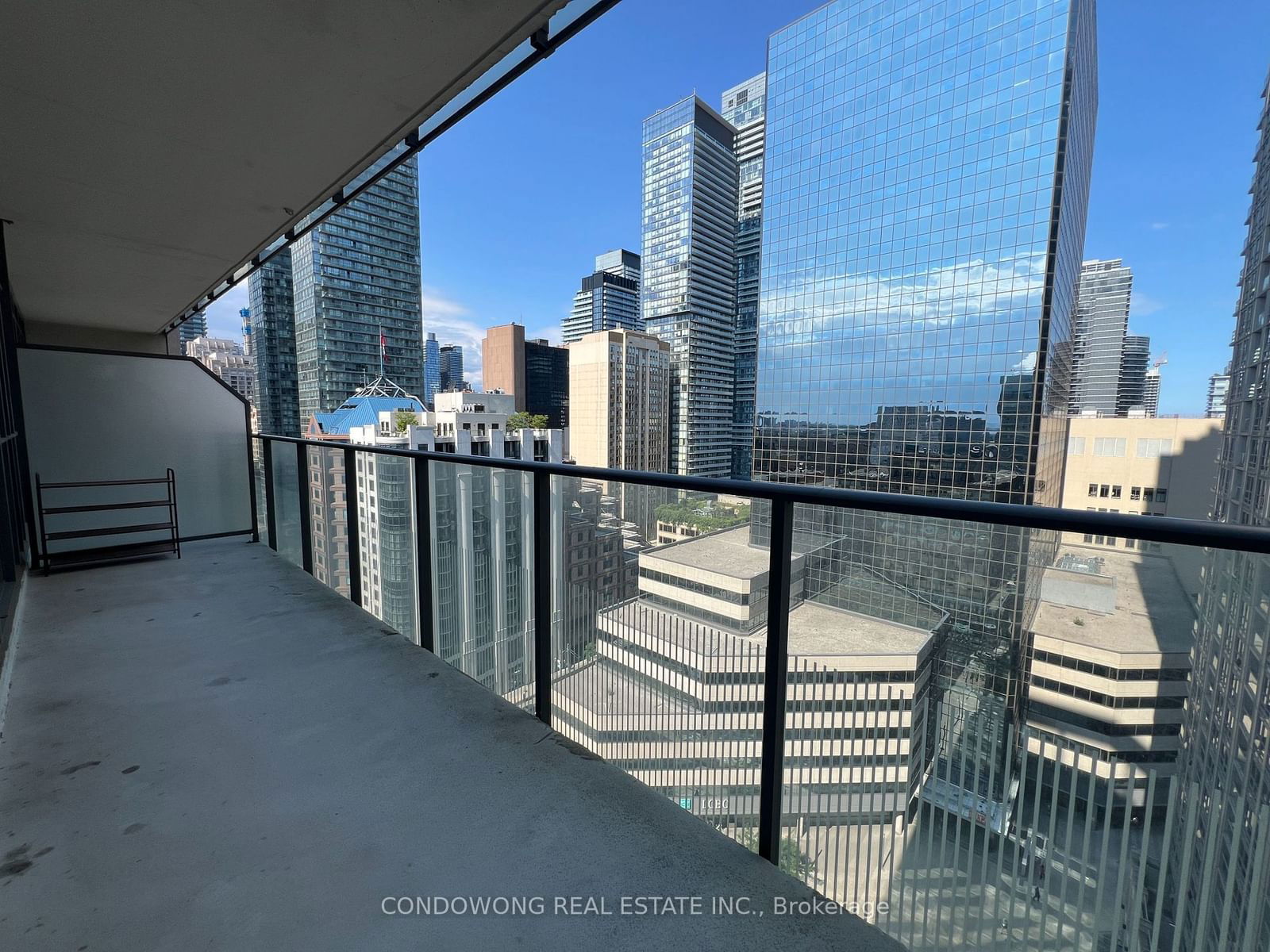 770 Bay St, unit 1803 for rent