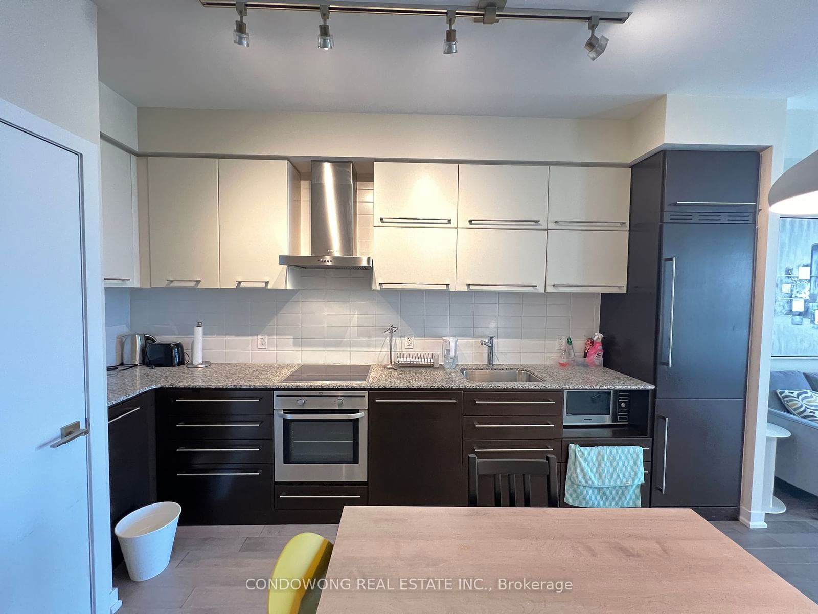 770 Bay St, unit 1803 for rent