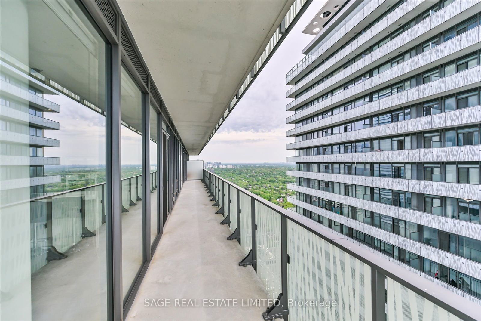 42 Charles St E, unit LPH4901 for sale