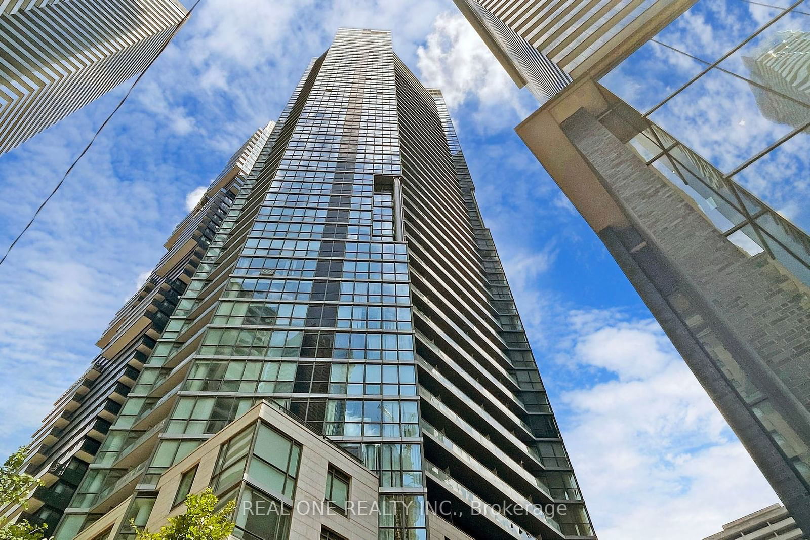 45 Charles St E, unit 1602 for sale