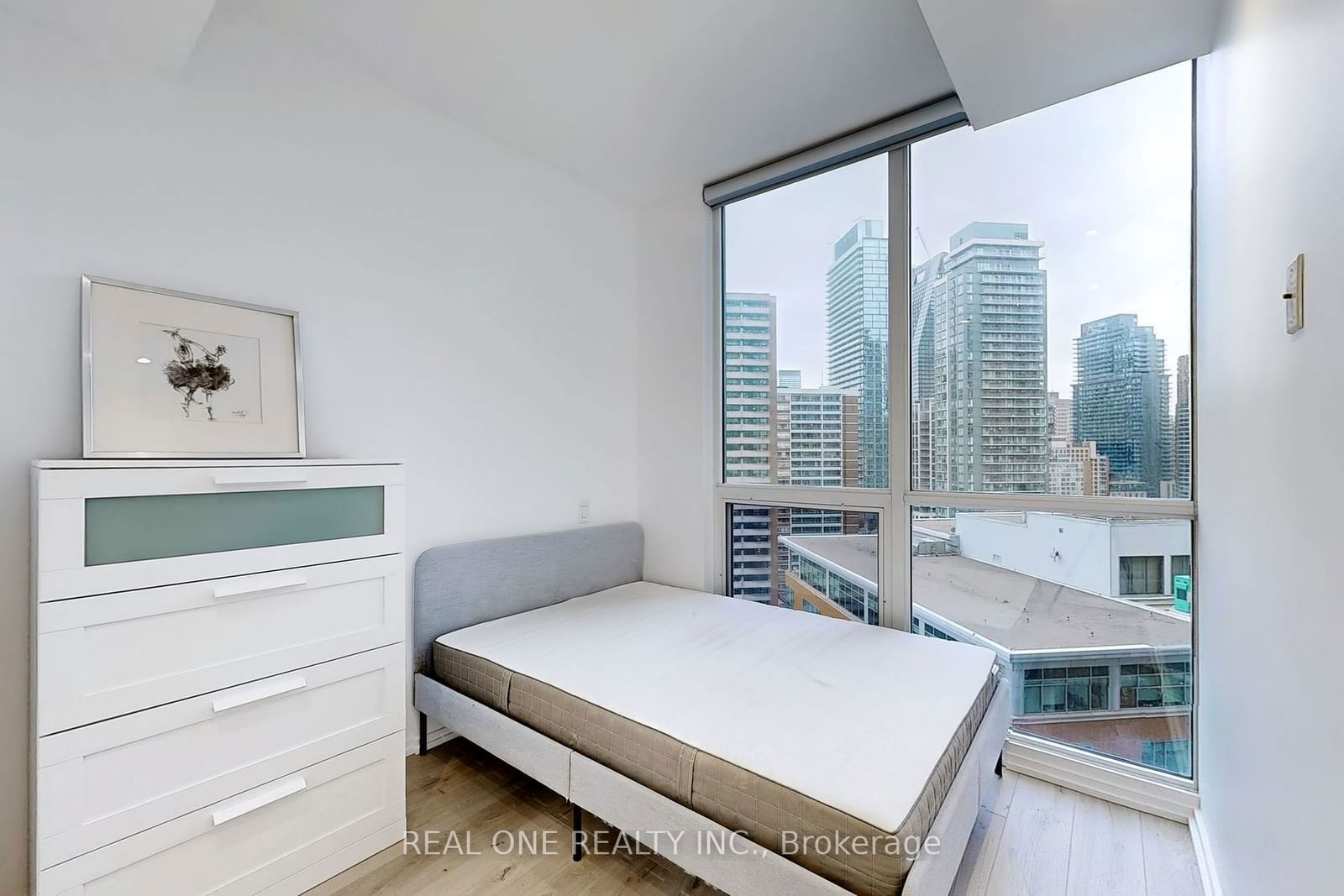 45 Charles St E, unit 1602 for sale