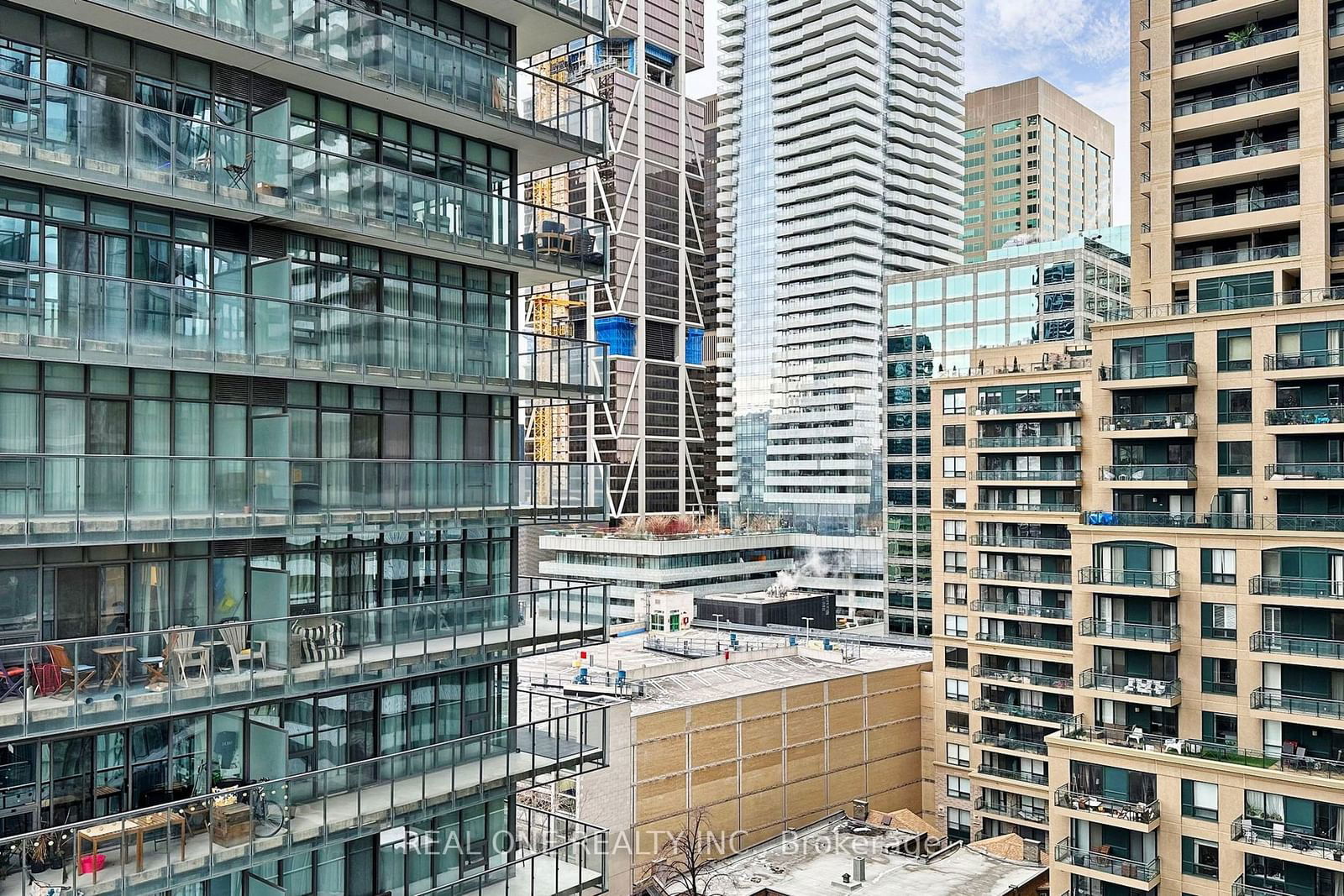 45 Charles St E, unit 1602 for sale