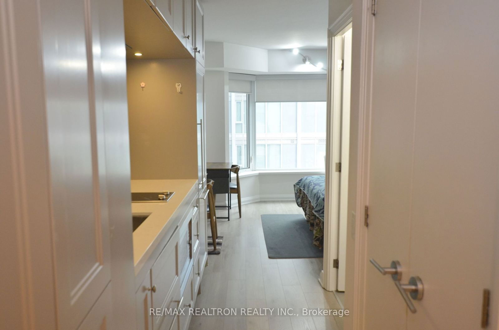 155 Yorkville Ave, unit 713 for sale