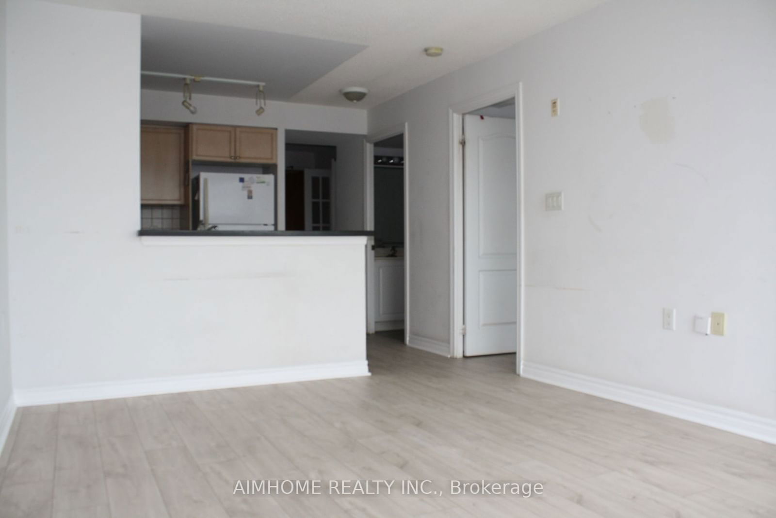 3830 Bathurst St, unit 410 for sale