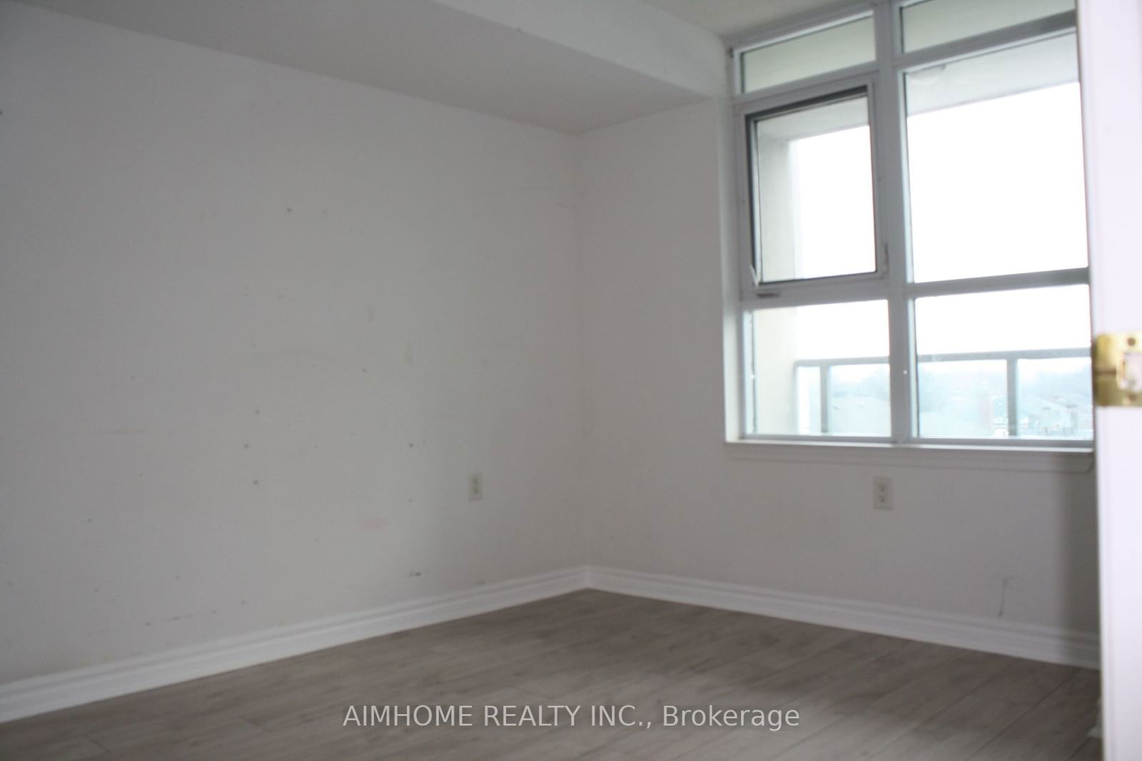 3830 Bathurst St, unit 410 for sale