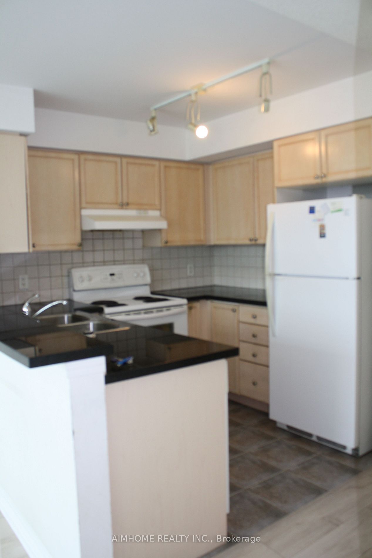 3830 Bathurst St, unit 410 for sale