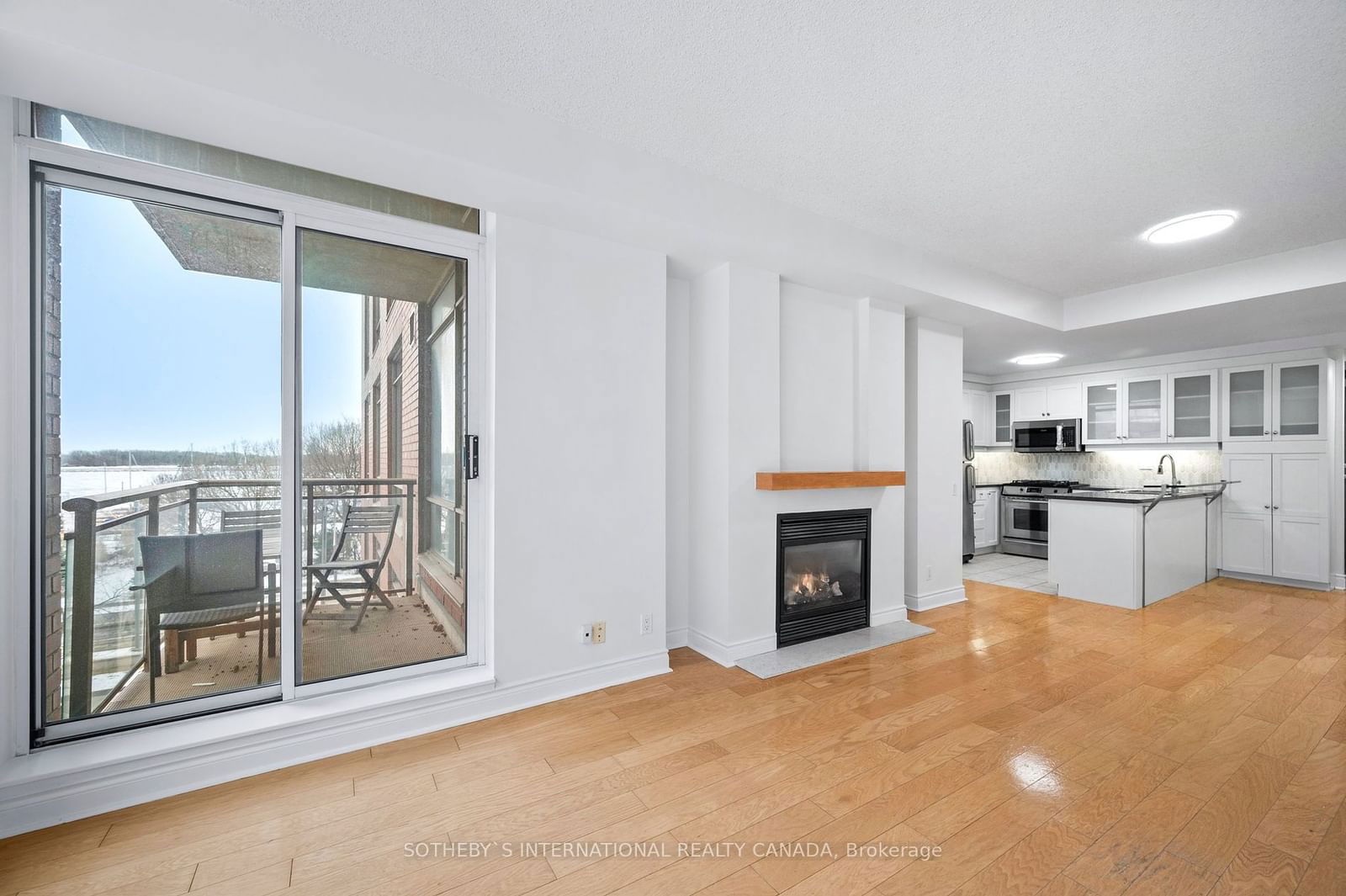 500 Queens Quay W, unit 405W for sale