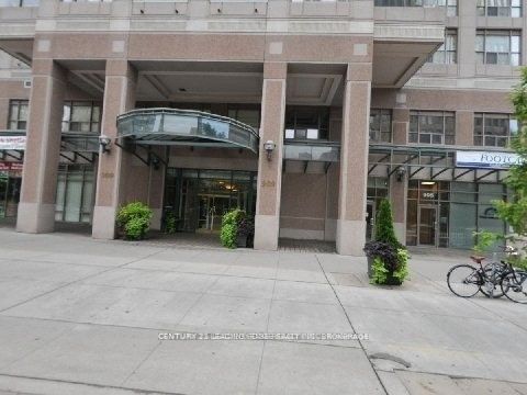 909 Bay St, unit 1905 for rent