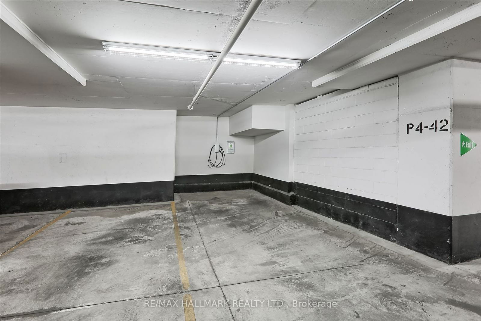 736 Spadina Ave, unit 1102 for rent