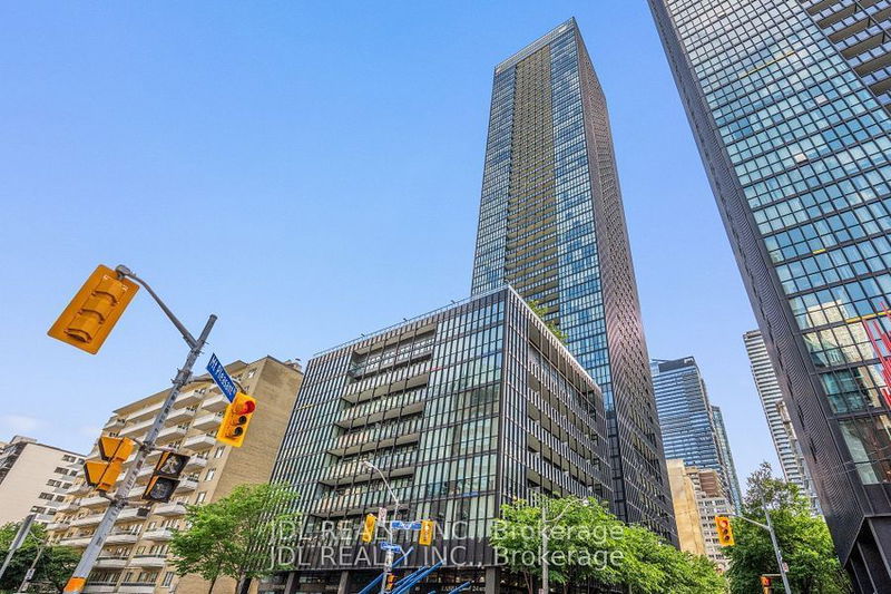 101 Charles St E, unit #704 for rent