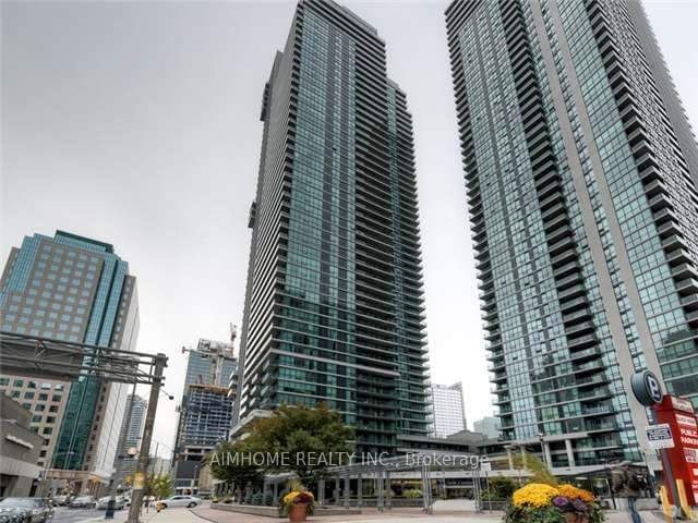 33 Bay St, unit 2912 for rent