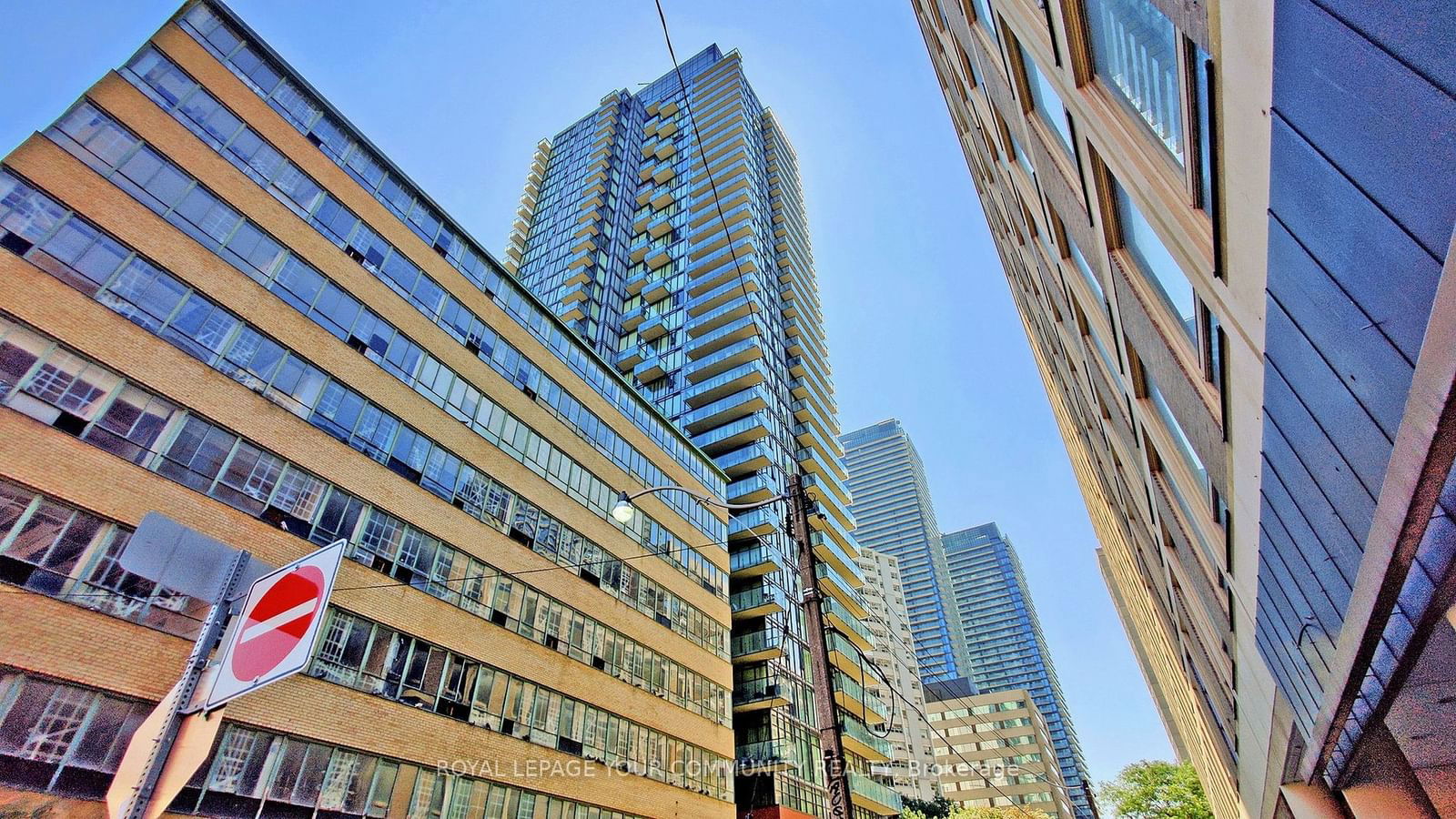 75 St Nicholas St, unit 2804 for rent