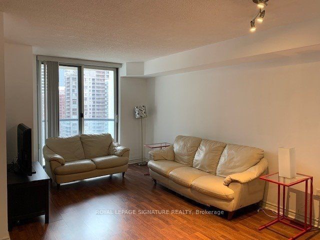 801 Bay St, unit 1602 for rent