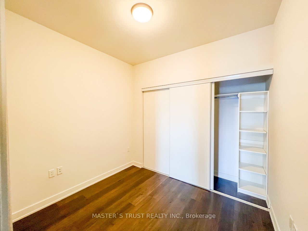 576 FRONT St W, unit 1102 for rent