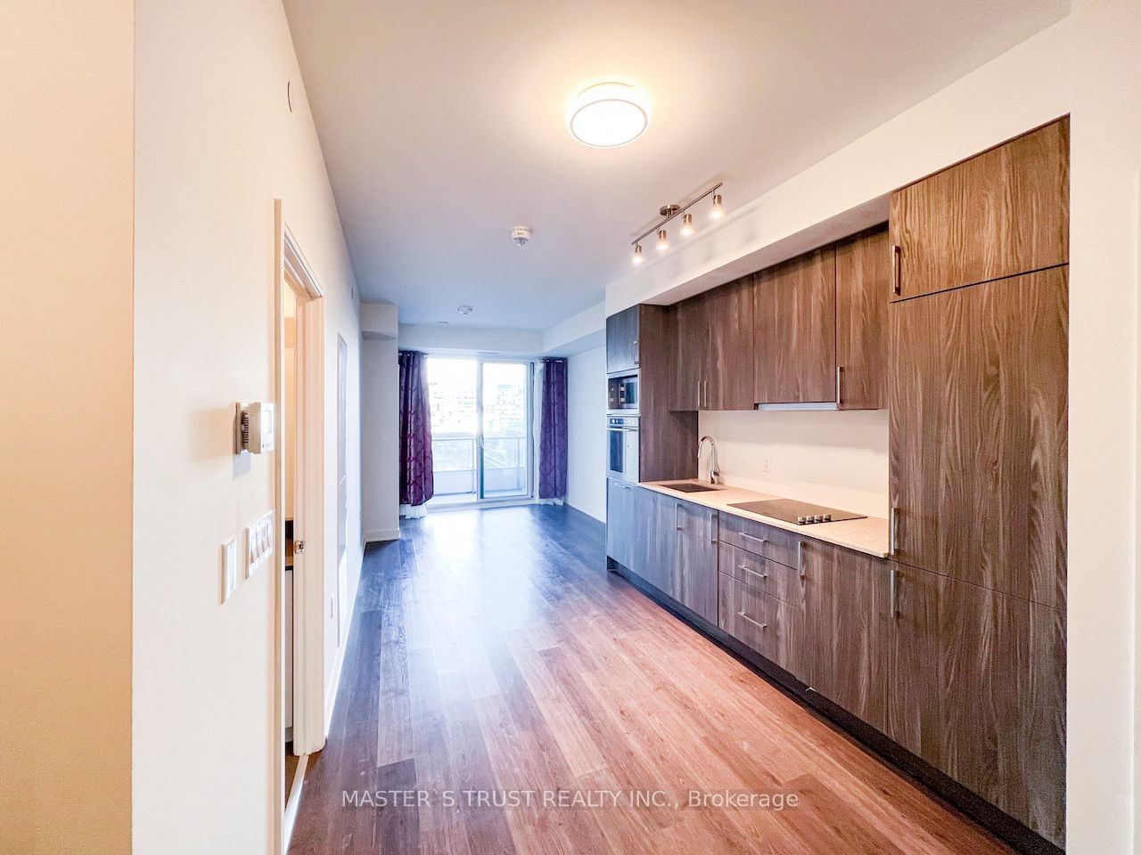 576 FRONT St W, unit 1102 for rent